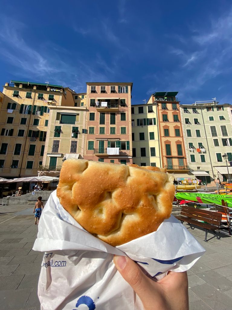 Cosa vedere a Camogli in un giorno - focaccia di recco